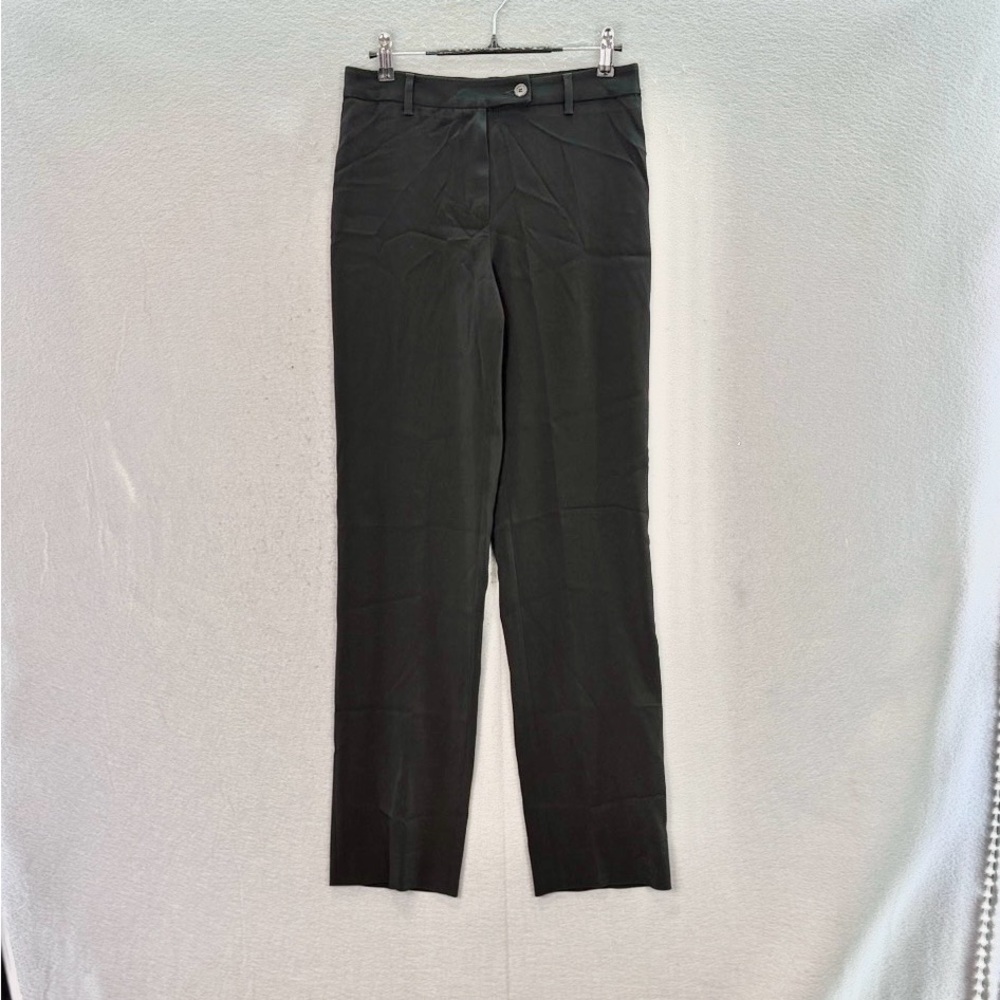 PRADA - women’s black trousers classic straight pants
Mid waisted size 6